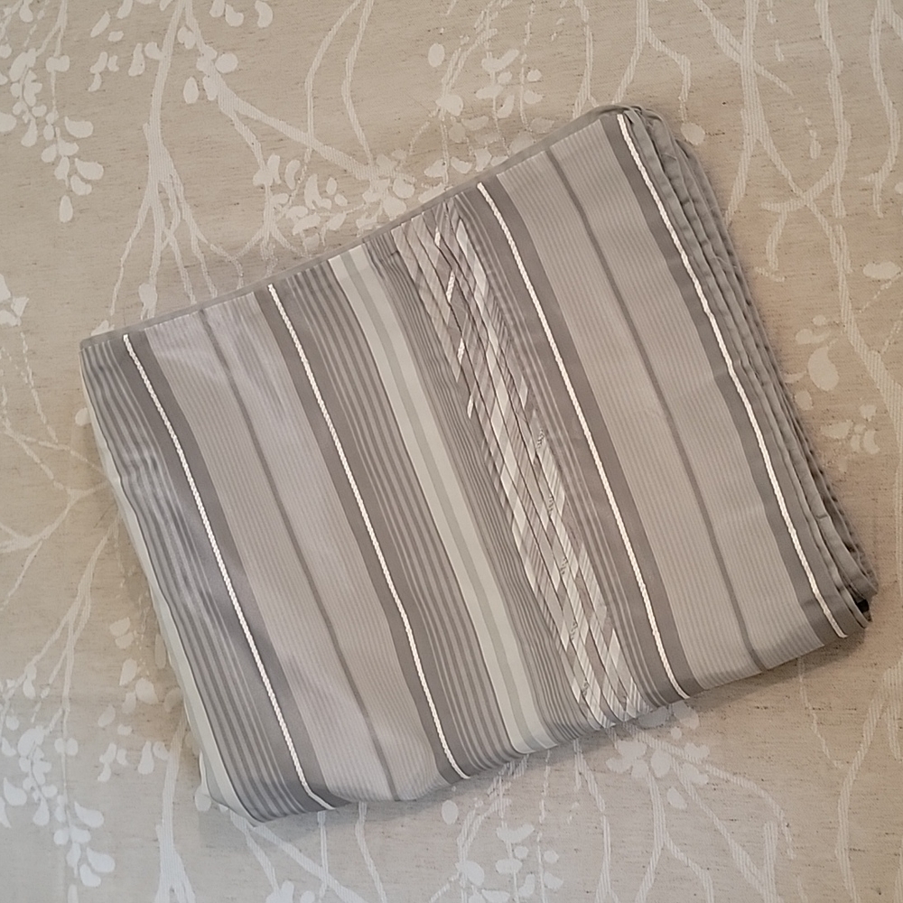 NWOT Nautica Kensett Greyish, Silver ,Blue Striped Standard Pillow Shams